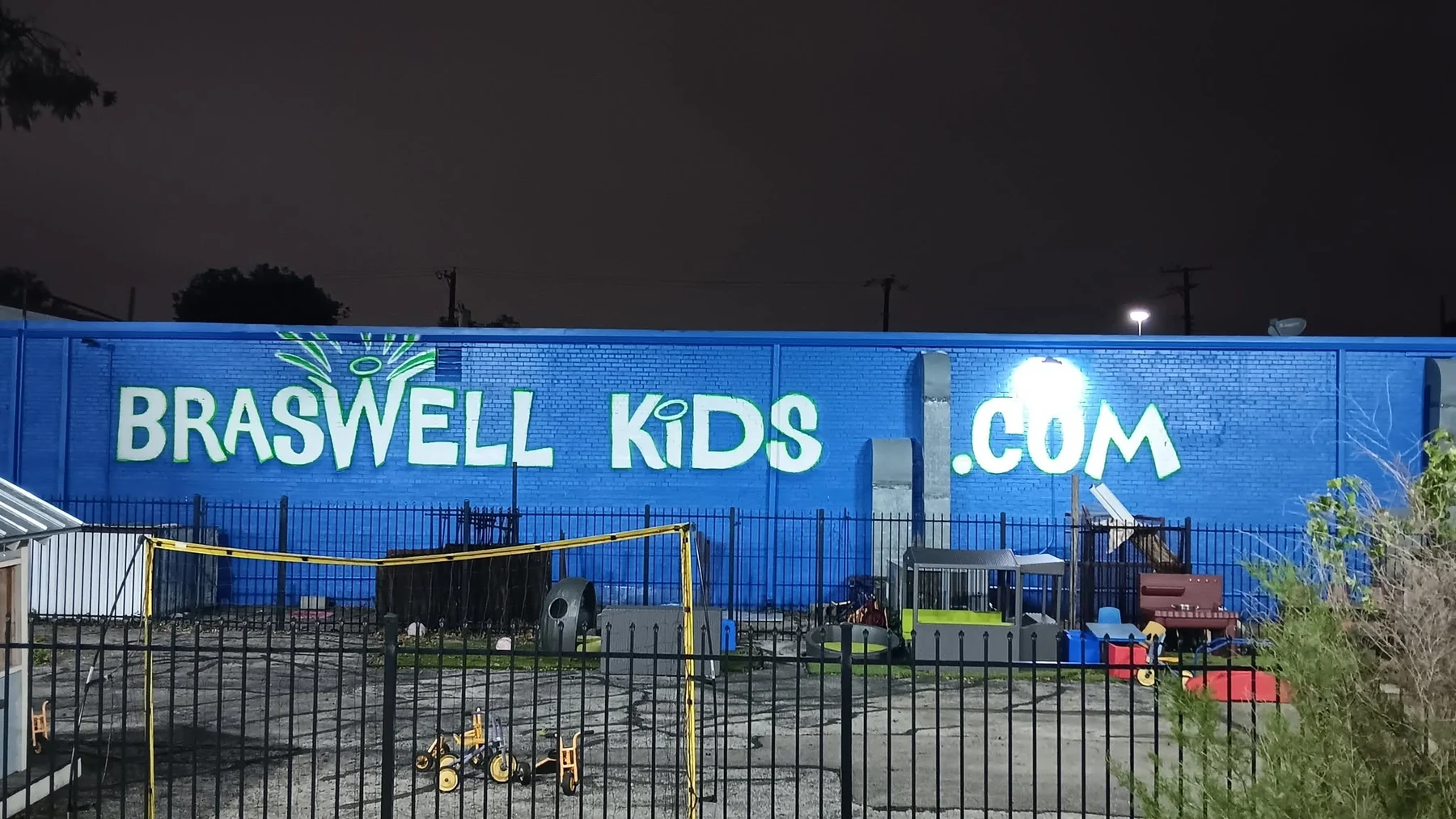 Exterior mural and lettering for Braswell Kids
